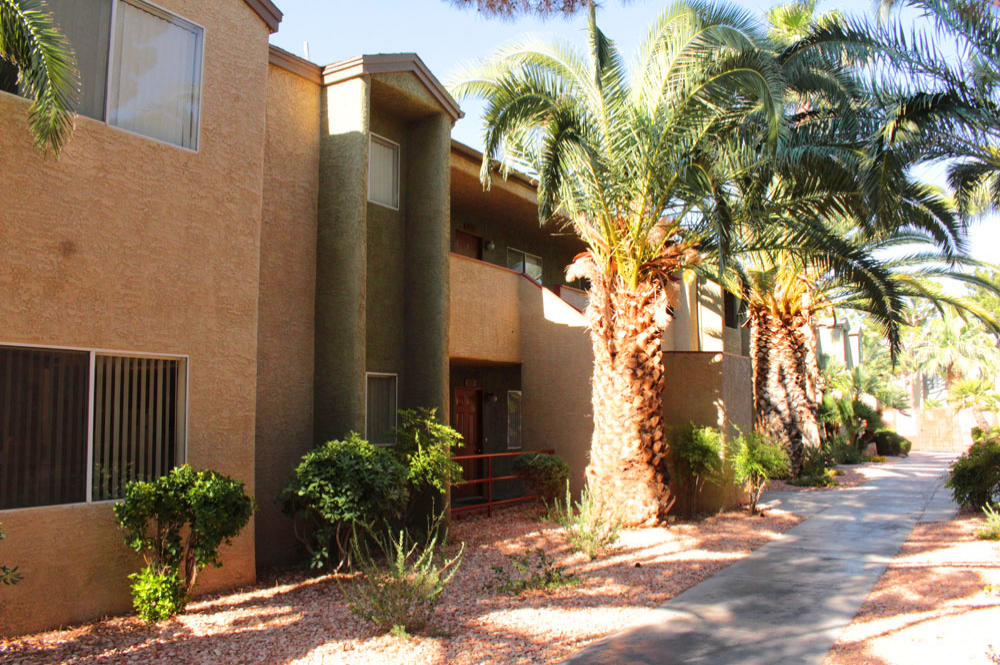 Exterior photo of Bellevue building Walkway 11